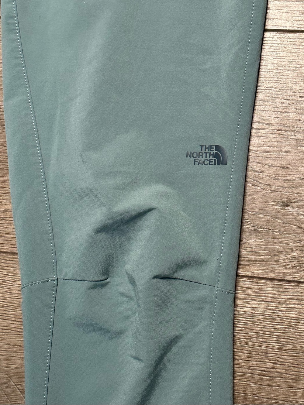The North Face Bridgewater Joggers Mid Rise Hiking Casual Travel Pants Green XS - Picture 3 of 11